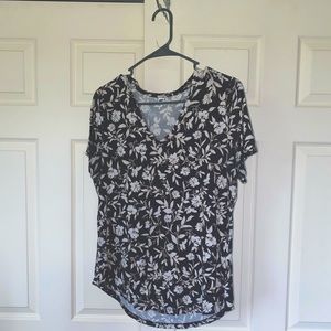 Old Navy Floral Short Sleeve Tee, size medium
